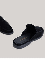 Extra Black Walk In