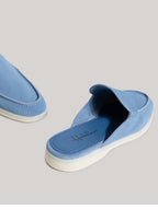 Sky blue Walk In
