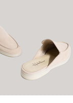 Beige Walk In
