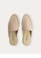 Beige Walk In