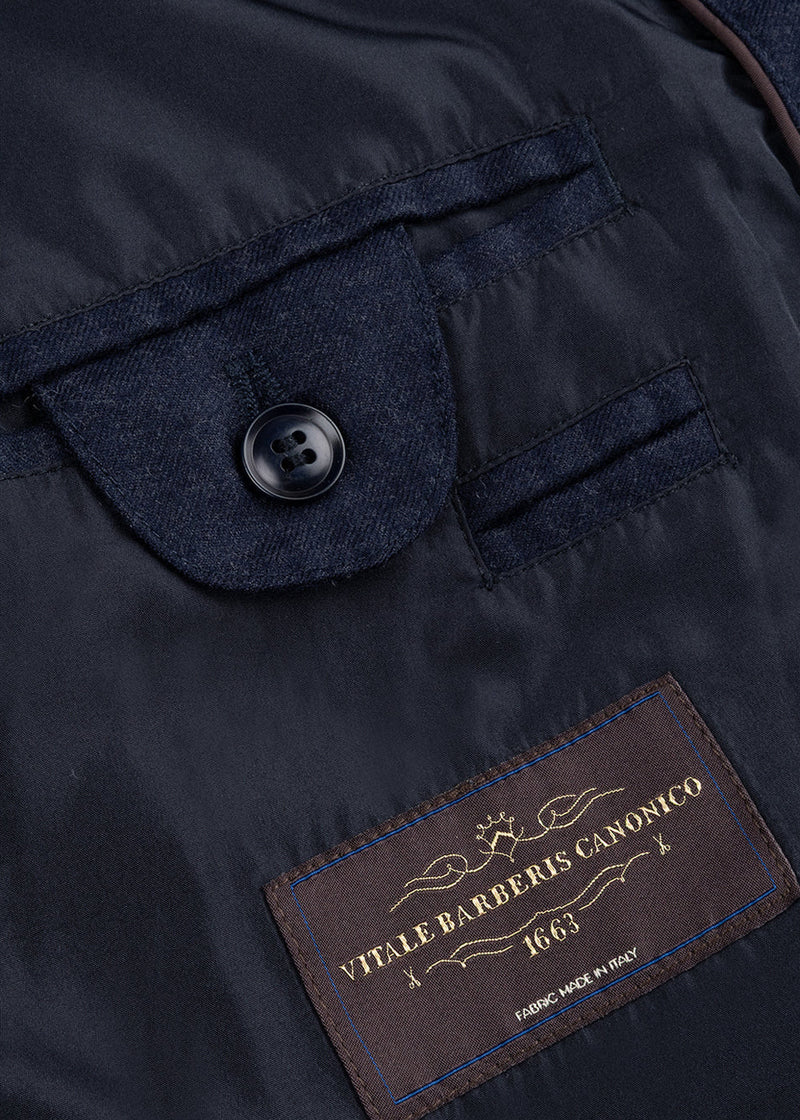 Buitenstof: 100% wol van Vitale Barberis Canonico  * Vulling: ganzendons.