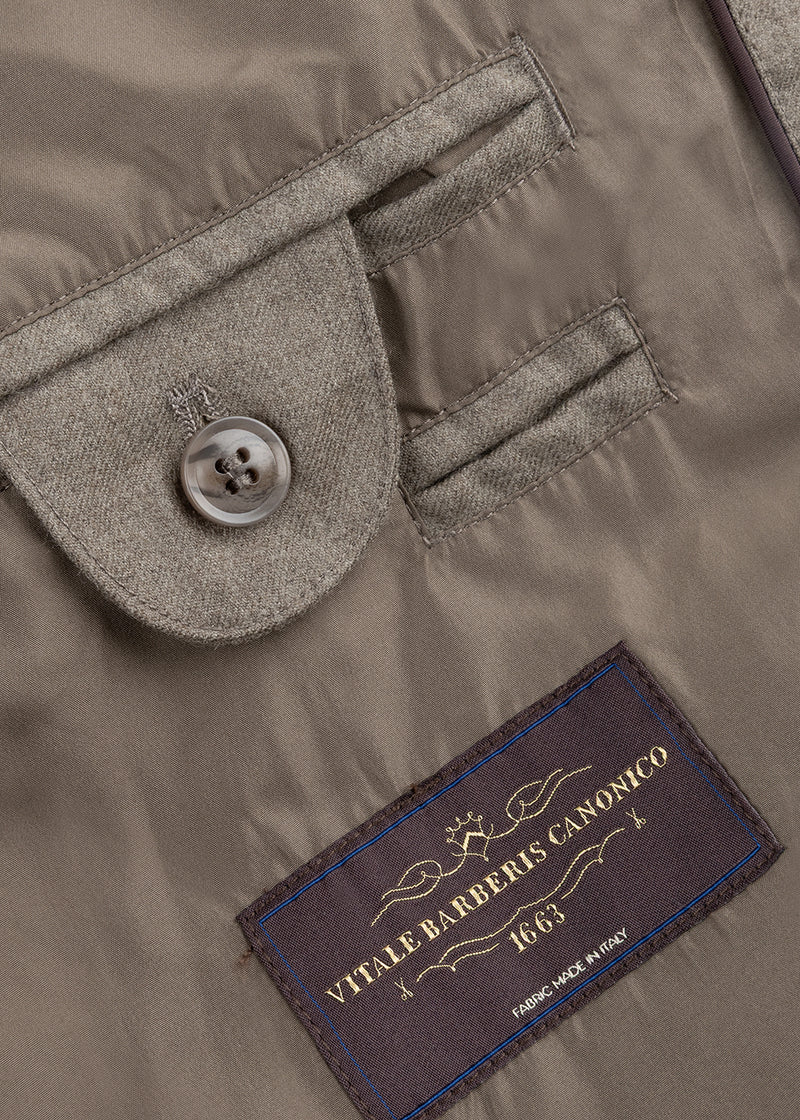 Buitenstof: 100% wol van Vitale Barberis Canonico  * Vulling: ganzendons.